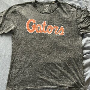 Vintage Florida Gators men’s tee. Size XL. Super soft and in great condition.